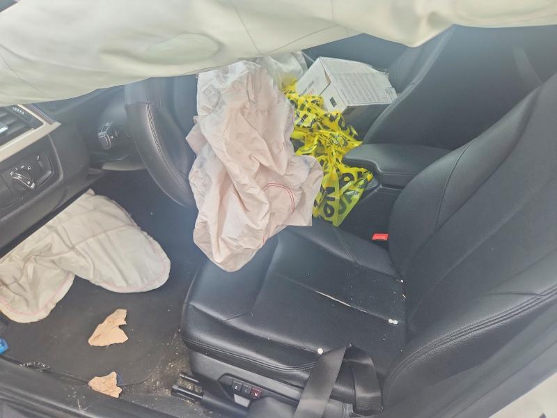 65697436 :رقم المزاد ، WBA3C3C55EF985281 vin ، 2014 Bmw 320 مزاد بيع