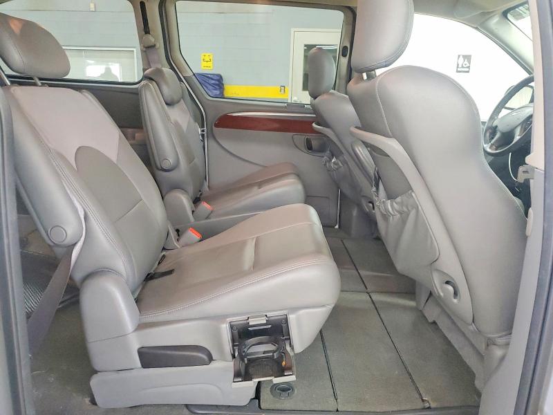 64764416 :رقم المزاد ، 2A8GP64L66R619968 vin ، 2006 Chrysler Town & Country مزاد بيع