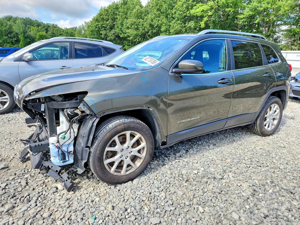 62779786 :رقم المزاد ، 1C4PJMCS9FW795619 vin ، 2015 Jeep Cherokee مزاد بيع