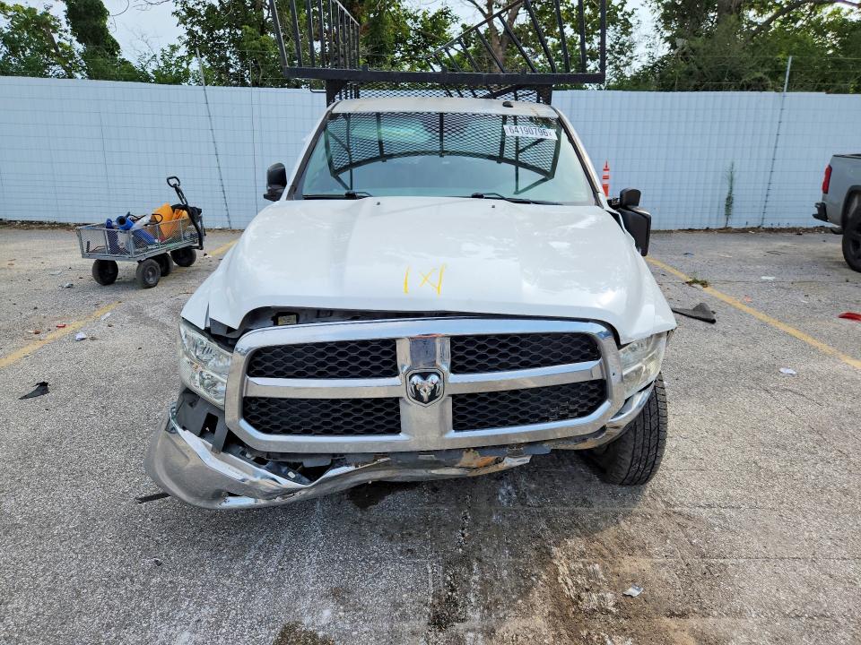64190796 :رقم المزاد ، 3C6JR6DG8KG585579 vin ، 2019 Ram 1500 Classic مزاد بيع