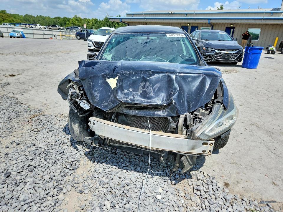 2017 Nissan Altima მანქანა იყიდება აუქციონზე, vin: 1N4AL3AP5HC246034, აუქციონის ნომერი: 64931986