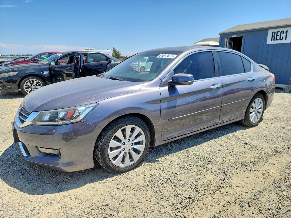 64042616 :رقم المزاد ، 1HGCR2F85EA058121 vin ، 2014 Honda Accord مزاد بيع