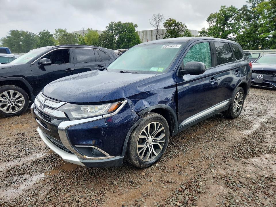 66164366 :رقم المزاد ، JA4AZ3A3XJJ003031 vin ، 2018 Mitsubishi Outlander مزاد بيع
