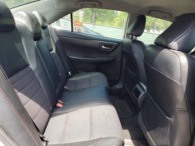 62685306 :رقم المزاد ، 4T1BF1FK2HU318675 vin ، 2017 Toyota Camry مزاد بيع