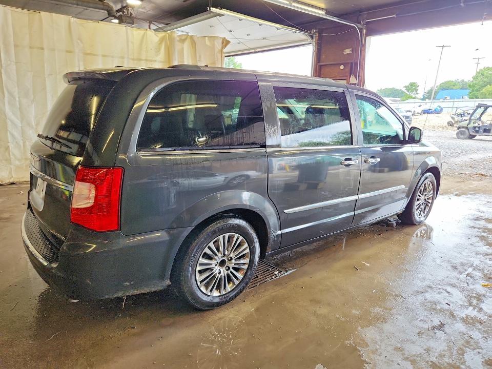 63658286 :رقم المزاد ، 2A4RR6DG0BR783637 vin ، 2011 Chrysler Town & Country مزاد بيع