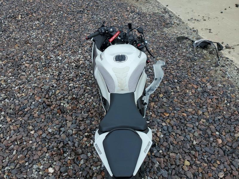 64976696 :رقم المزاد ، JKBZXJK13RA000439 vin ، 2024 Kawasaki Zx636 مزاد بيع