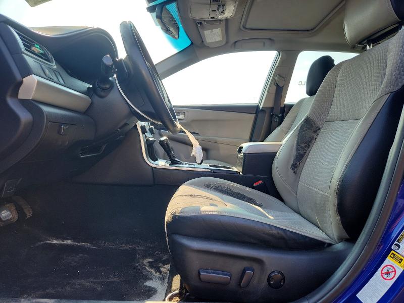 64085586 :رقم المزاد ، 4T1BF1FK5FU892832 vin ، 2015 Toyota Camry مزاد بيع