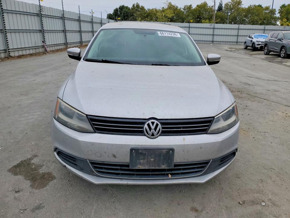 66114236 :رقم المزاد ، 3VWLL7AJ4EM294301 vin ، 2014 Volkswagen Jetta مزاد بيع