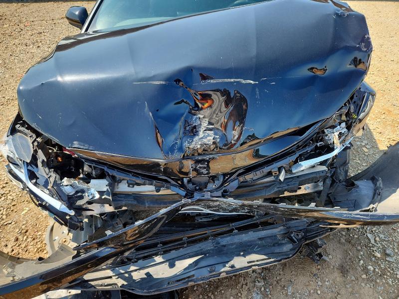 64447466 :رقم المزاد ، 4T1C11AK1NU691678 vin ، 2022 Toyota Camry مزاد بيع