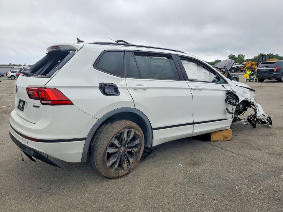 Продаж на аукціоні авто 2020 Volkswagen Tiguan, vin: 3VV2B7AXXLM113982, номер лоту: 61683786