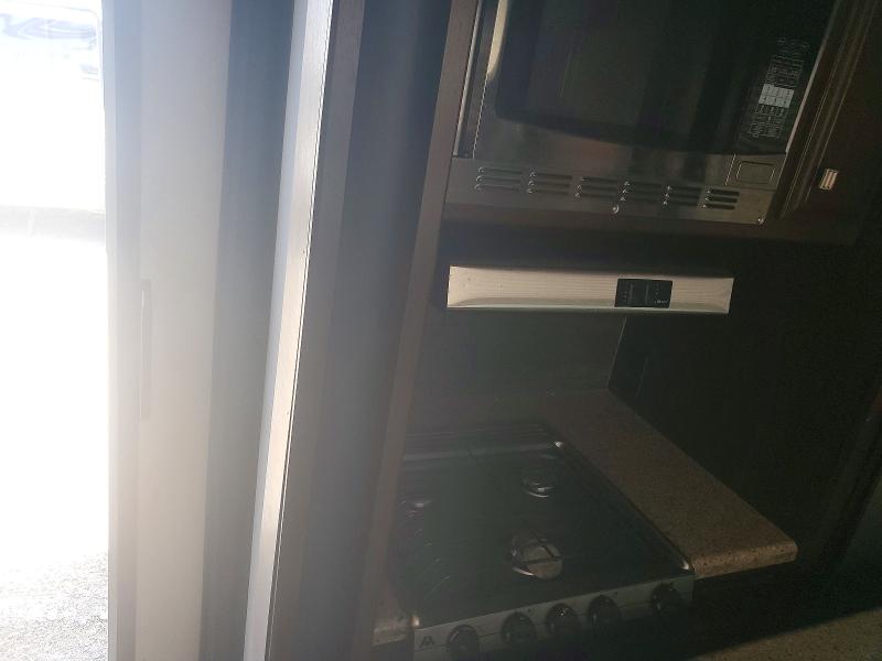 65500596 :رقم المزاد ، 4YDF33029GZ990346 vin ، 2016 Keystone Voltage مزاد بيع