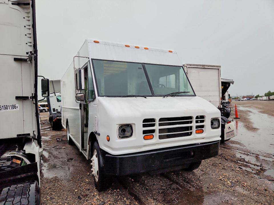 64240786 :رقم المزاد ، 4UZAARDUX8CZ59544 vin ، 2008 Freightliner Chassis مزاد بيع