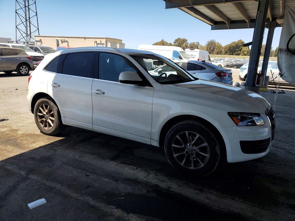 2011 Audi Q5 მანქანა იყიდება აუქციონზე, vin: WA1LFAFP0BA065296, აუქციონის ნომერი: 63649806