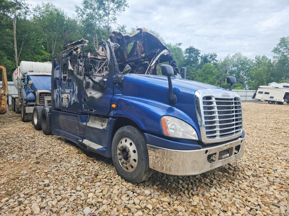 2014 Freightliner Cascadia მანქანა იყიდება აუქციონზე, vin: 1FUJGLD55ELFT9058, აუქციონის ნომერი: 63143226