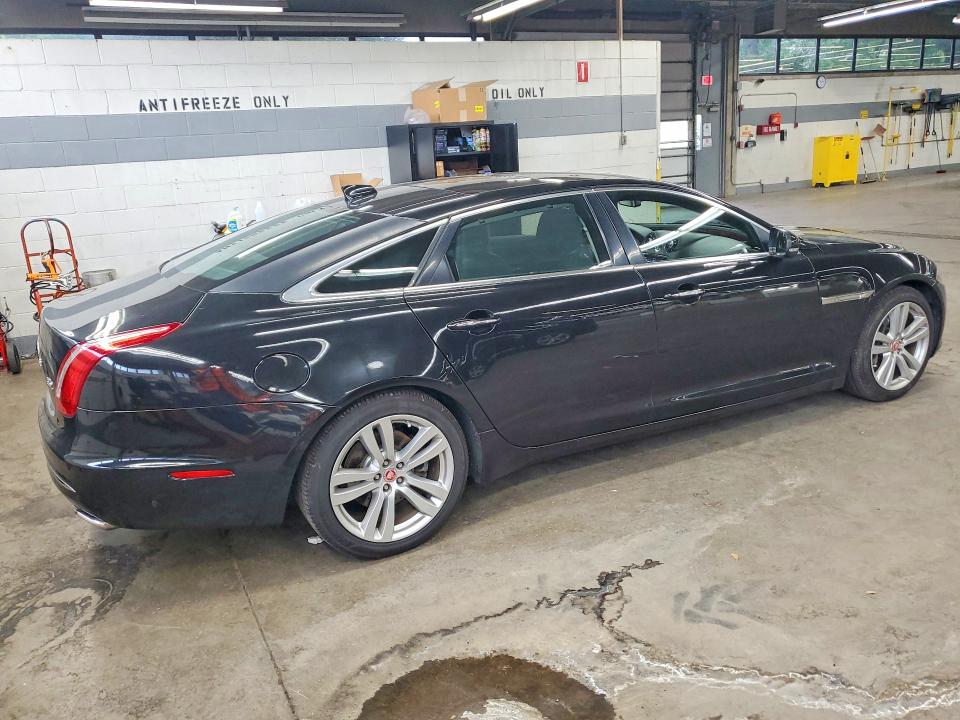 2016 Jaguar Xjl მანქანა იყიდება აუქციონზე, vin: SAJWJ2GD0G8V96171, აუქციონის ნომერი: 63910326