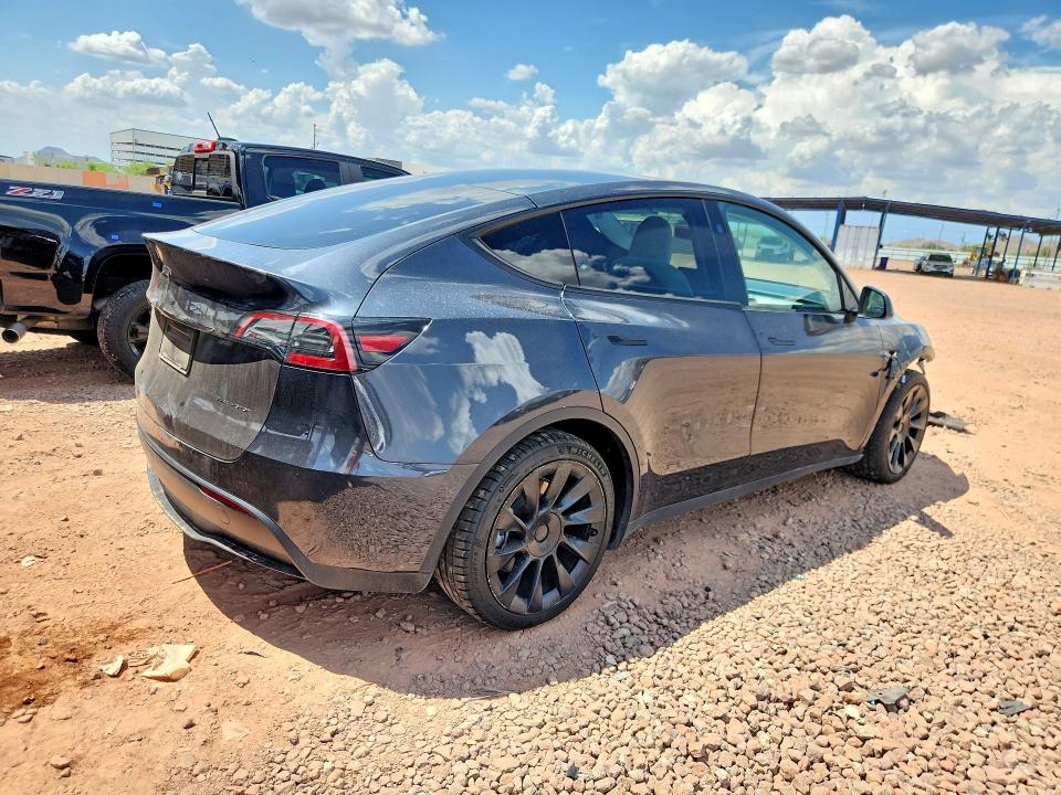 Продаж на аукціоні авто 2024 Tesla Model Y, vin: 7SAYGAEEXRF021318, номер лоту: 64931326