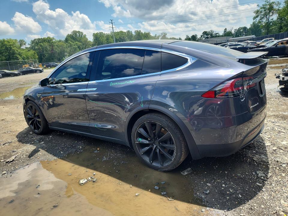 Продажа на аукционе авто 2016 Tesla Model X, vin: 5YJXCAE2XGF005711, номер лота: 63917466