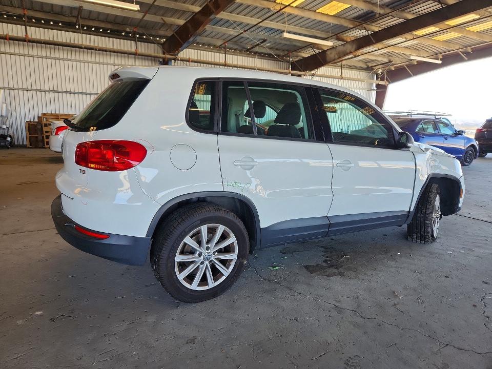 2017 Volkswagen Tiguan მანქანა იყიდება აუქციონზე, vin: WVGAV7AX4HK055007, აუქციონის ნომერი: 64526236