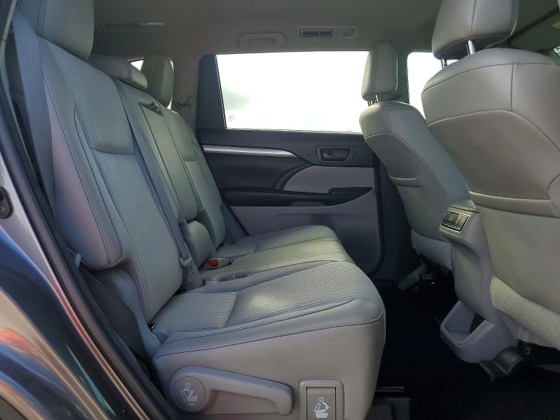 63860026 :رقم المزاد ، 5TDBZRFH7HS416118 vin ، 2017 Toyota Highlander مزاد بيع