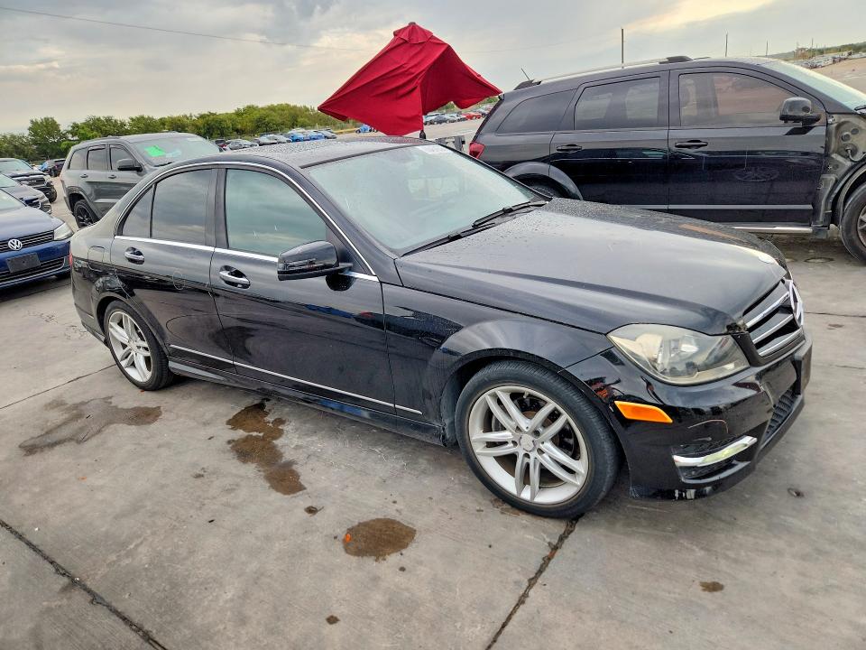 2014 Mercedes-benz C მანქანა იყიდება აუქციონზე, vin: WDDGF4HB7EA927983, აუქციონის ნომერი: 66404636