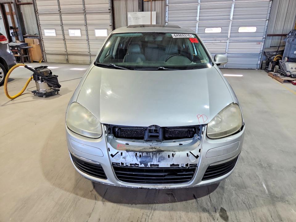64909316 :رقم المزاد ، 3VWRJ71KX8M122528 vin ، 2008 Volkswagen Jetta مزاد بيع