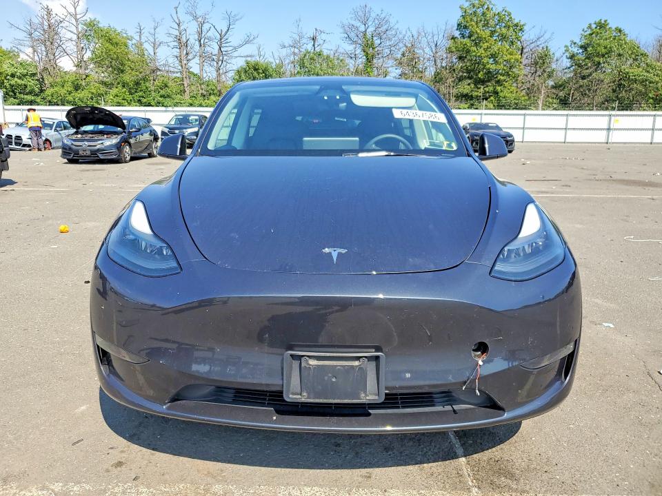 64367586 :رقم المزاد ، 7SAYGDED3RF085340 vin ، 2024 Tesla Model Y مزاد بيع