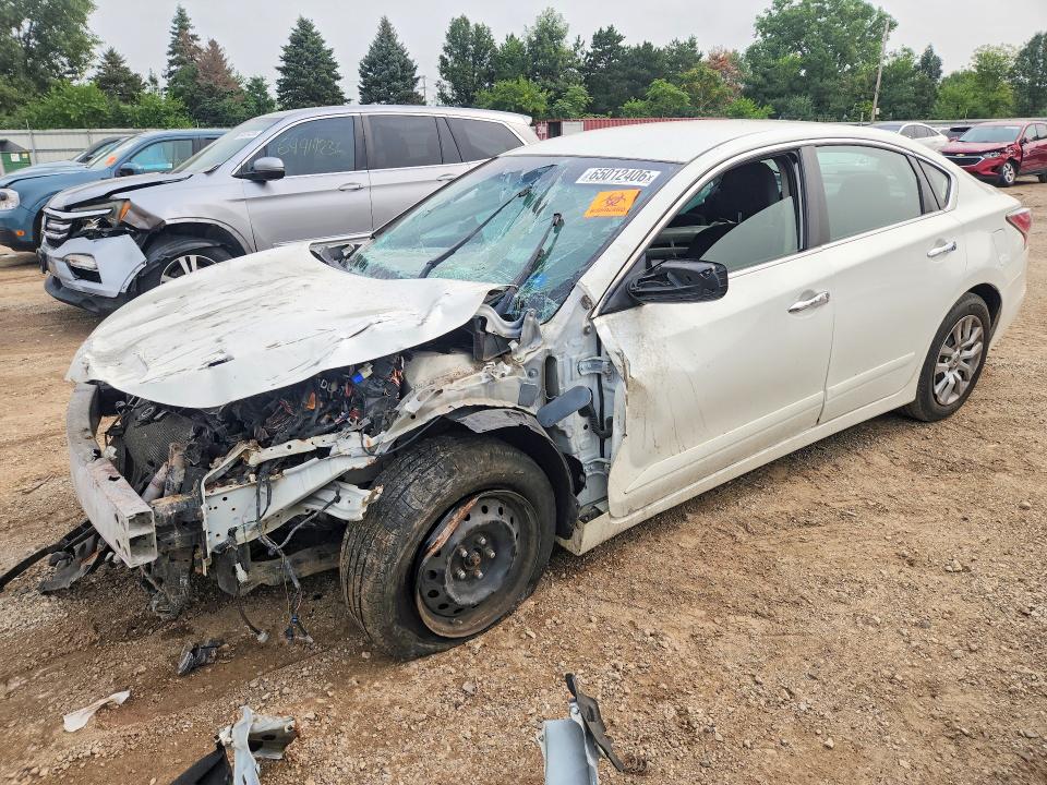 Продажа на аукционе авто 2015 Nissan Altima, vin: 1N4AL3AP6FN368886, номер лота: 65012406