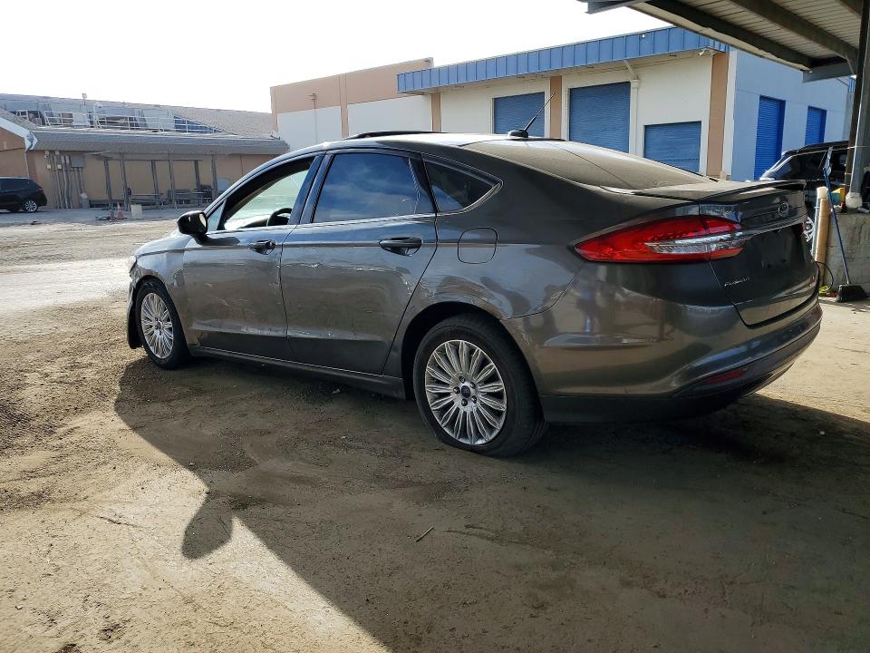 64574726 :رقم المزاد ، 3FA6P0LU1JR128517 vin ، 2018 Ford Fusion مزاد بيع