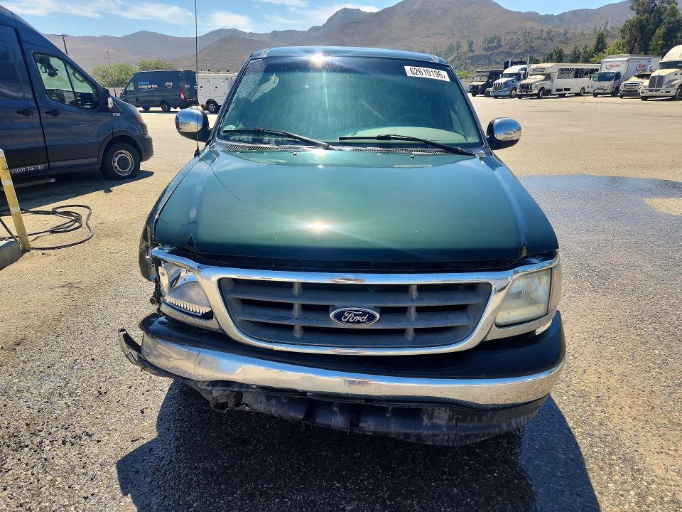 62610196 :رقم المزاد ، 1FTRX172X2NA11528 vin ، 2002 Ford F150 مزاد بيع