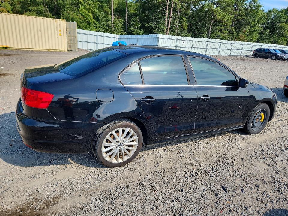 Продажа на аукционе авто 2011 Volkswagen Jetta, vin: 3VWLX7AJ2BM390637, номер лота: 66696776