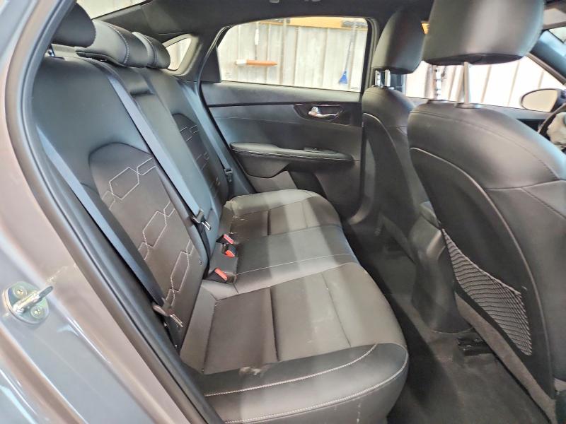 64136326 :رقم المزاد ، 3KPF54AD1PE546425 vin ، 2023 Kia Forte مزاد بيع