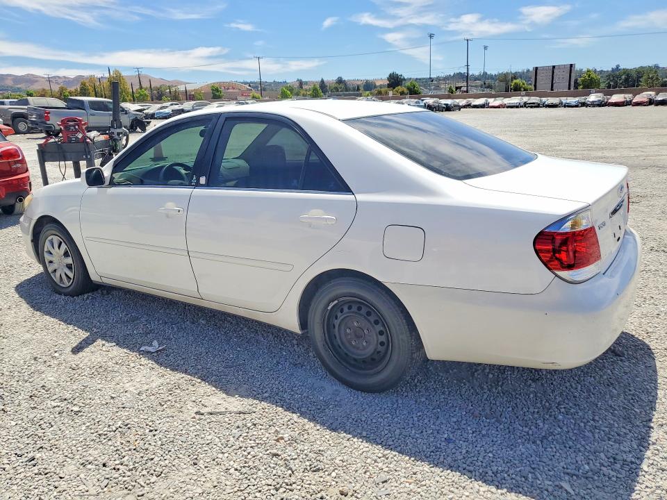 65690476 :رقم المزاد ، 4T1BE32K15U404284 vin ، 2005 Toyota Camry مزاد بيع