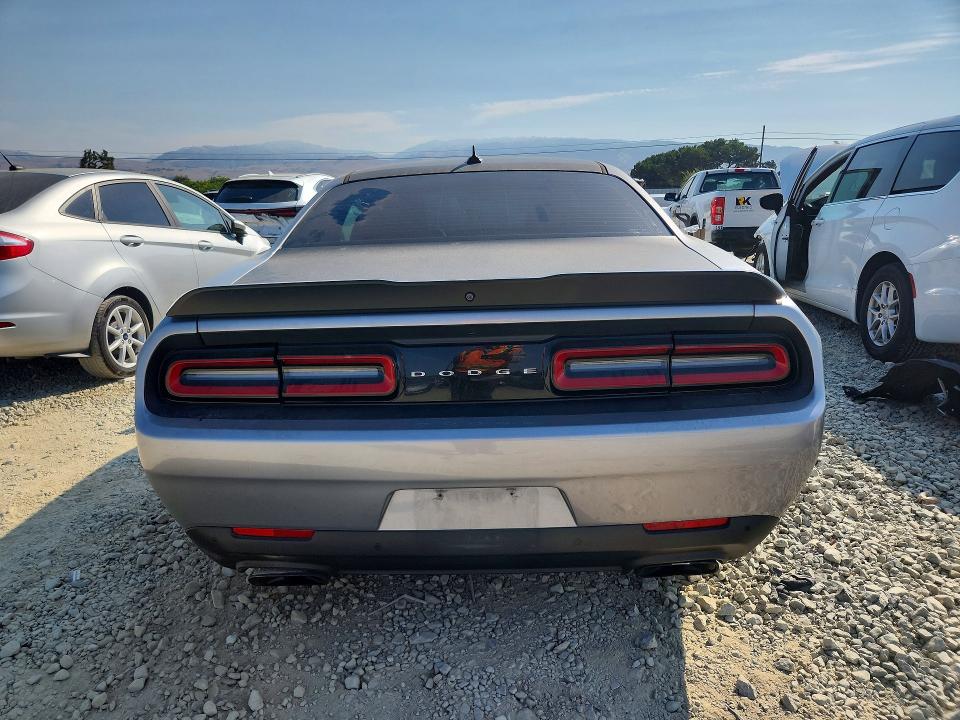 64462756 :رقم المزاد ، 2C3CDZFJ2HH592616 vin ، 2017 Dodge Challenger مزاد بيع