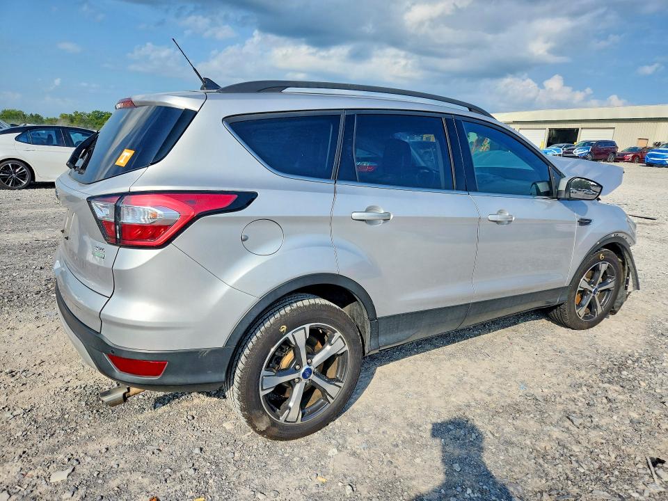 65078636 :رقم المزاد ، 1FMCU0HD2JUD25845 vin ، 2018 Ford Escape مزاد بيع