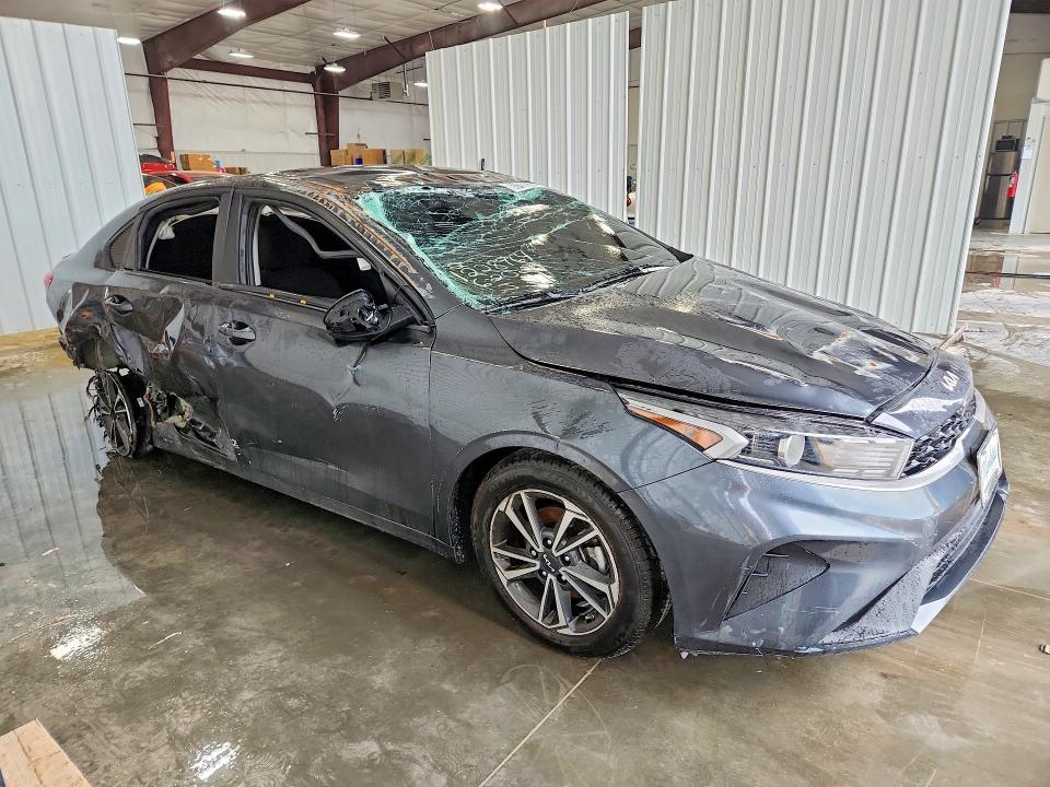 63188576 :رقم المزاد ، 3KPF24ADXRE739927 vin ، 2024 Kia Forte مزاد بيع