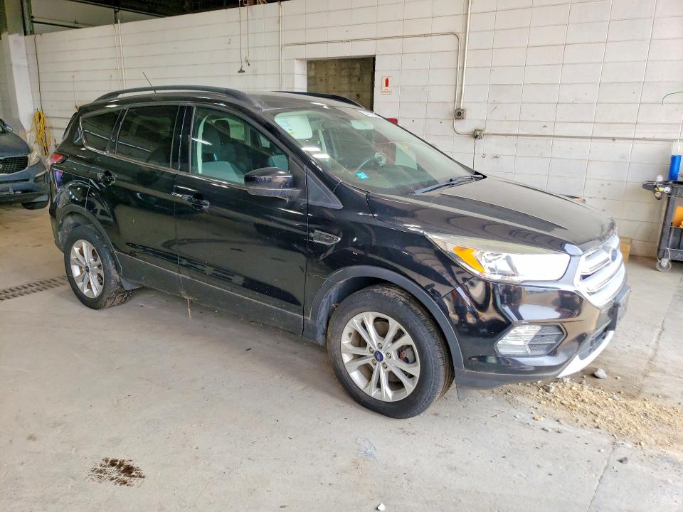 64497826 :رقم المزاد ، 1FMCU9GD5JUB15990 vin ، 2018 Ford Escape مزاد بيع