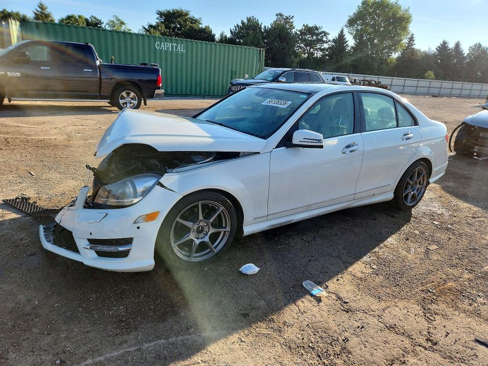Продаж на аукціоні авто 2012 Mercedes-benz C, vin: WDDGF8BB1CA698875, номер лоту: 66106536