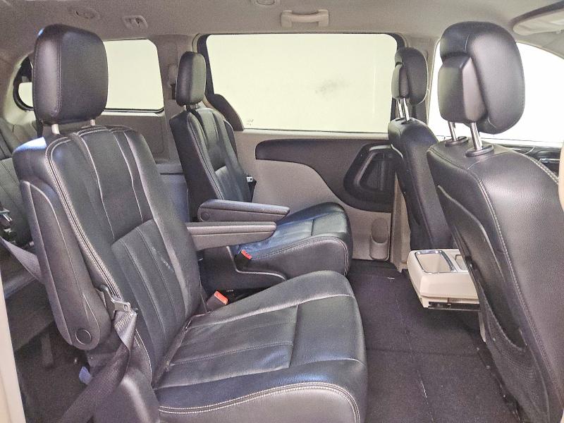 63645806 :رقم المزاد ، 2C4RC1BG6GR282479 vin ، 2016 Chrysler Town & Country مزاد بيع