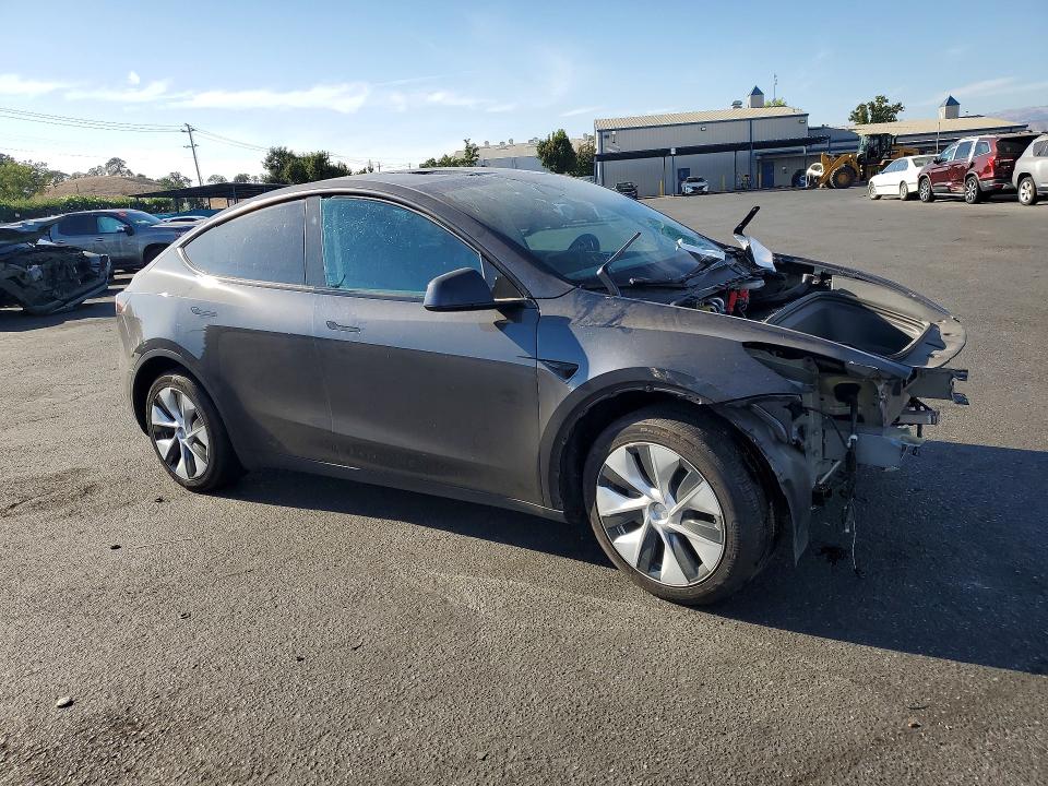 Продажа на аукционе авто 2024 Tesla Model Y, vin: 7SAYGDEE3RF031884, номер лота: 64664536