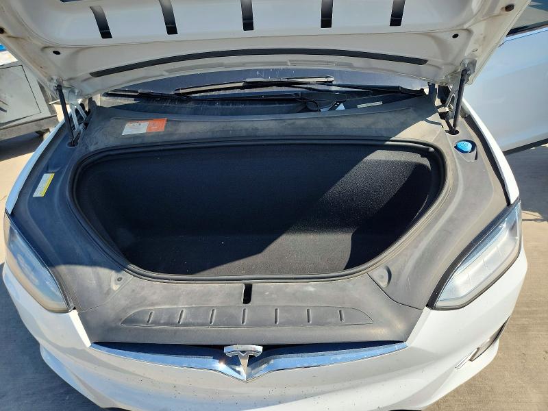 2016 Tesla Model X მანქანა იყიდება აუქციონზე, vin: 5YJXCAE22GF017044, აუქციონის ნომერი: 66267076