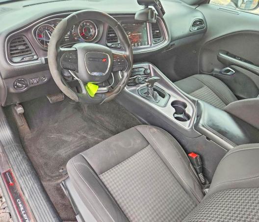 64580066 :رقم المزاد ، 2C3CDZAT7FH712402 vin ، 2015 Dodge Challenger مزاد بيع