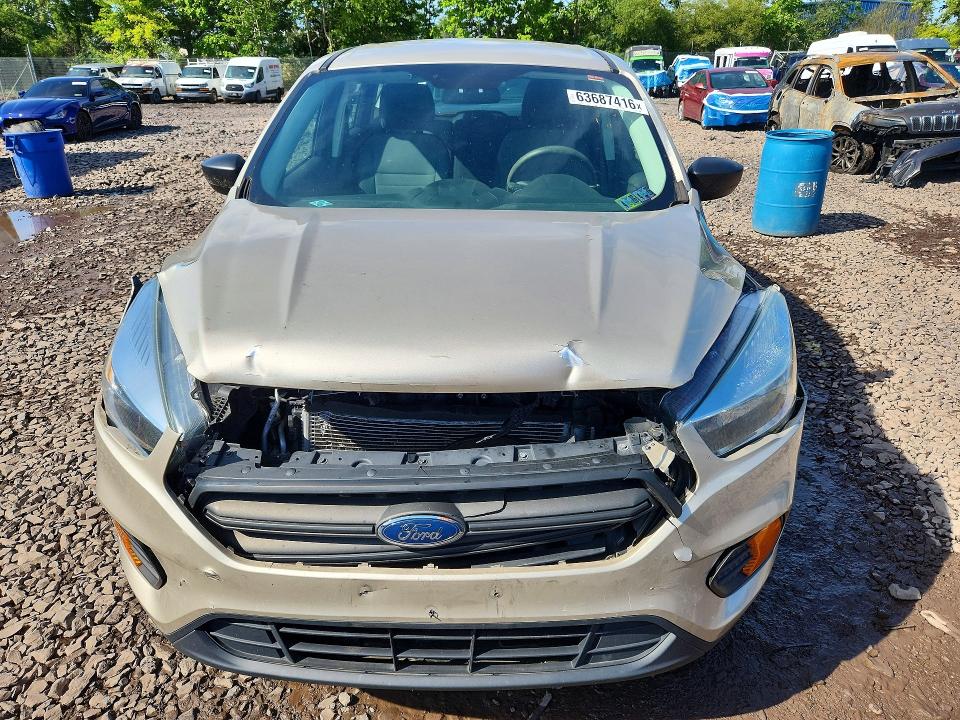 63687416 :رقم المزاد ، 1FMCU0F76HUC40983 vin ، 2017 Ford Escape مزاد بيع