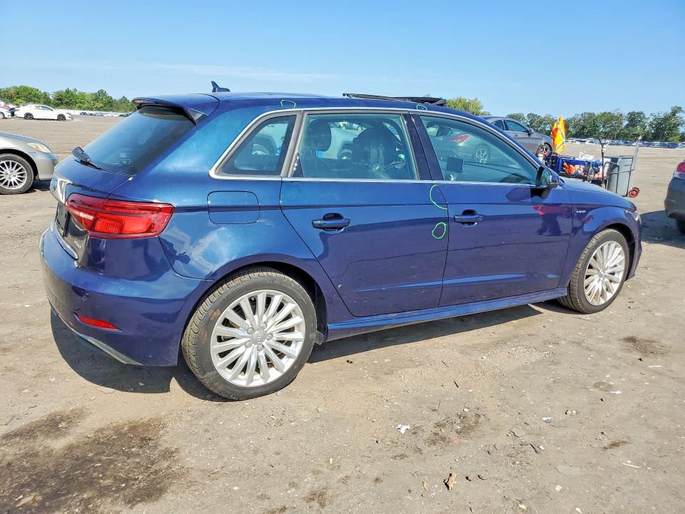 Aukcja sprzedaży 2017 Audi A3, vin: WAUTPBFF3HA055710, numer aukcji: 65319196