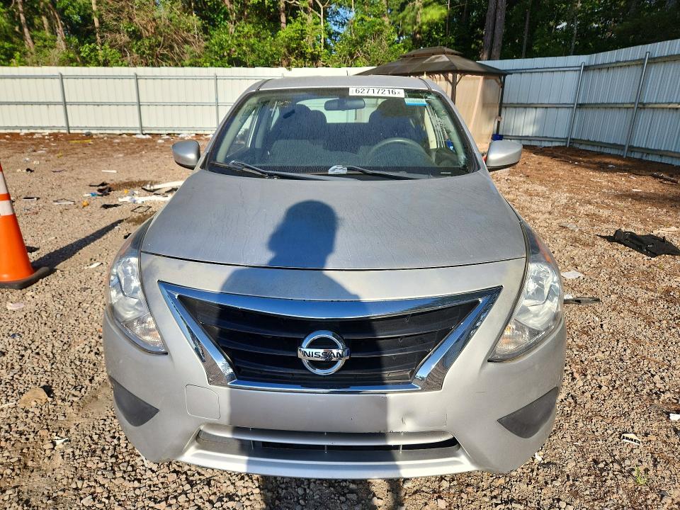62717216 :رقم المزاد ، 3N1CN7AP2JL843255 vin ، 2018 Nissan Versa مزاد بيع