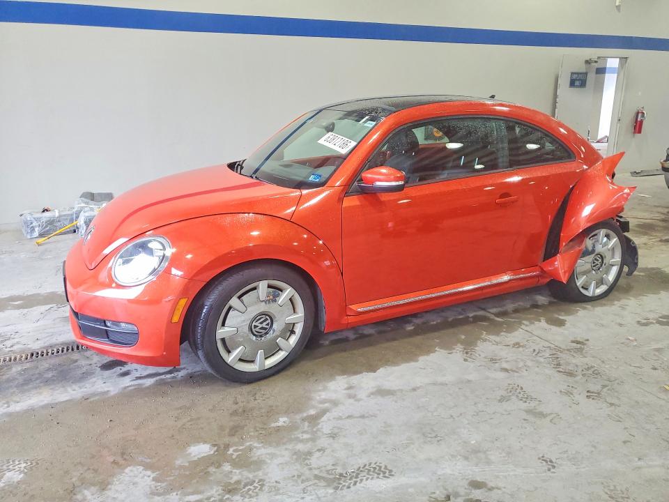 63812186 :رقم المزاد ، 3VWJ17AT5GM617773 vin ، 2016 Volkswagen Beetle مزاد بيع