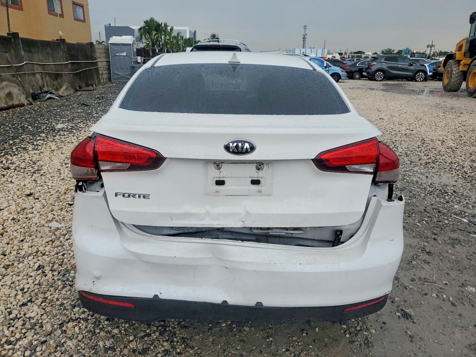 2017 Kia Forte მანქანა იყიდება აუქციონზე, vin: 3KPFK4A75HE143164, აუქციონის ნომერი: 63707766