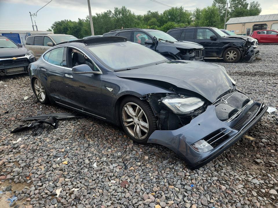 63416976 :رقم المزاد ، 5YJSA1E23GF128444 vin ، 2016 Tesla Model S مزاد بيع