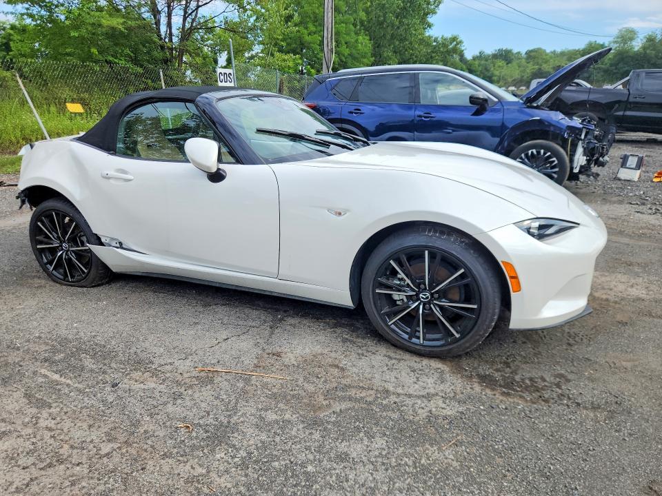 65100606 :رقم المزاد ، JM1NDAD71T0702663 vin ، 2026 Mazda Mx-5 Miata مزاد بيع