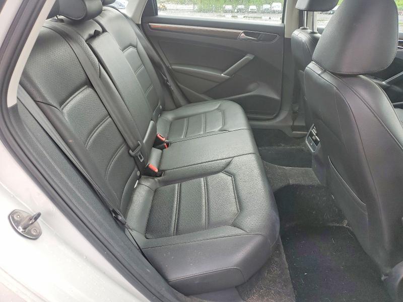 63406186 :رقم المزاد ، 1VWBT7A37HC037166 vin ، 2017 Volkswagen Passat مزاد بيع
