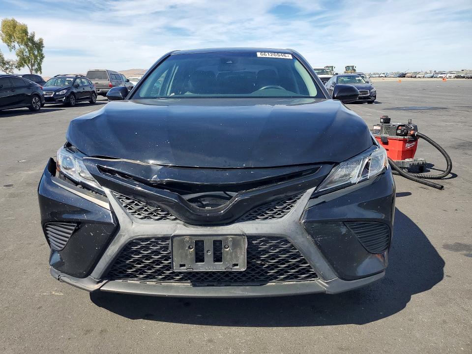 66126946 :رقم المزاد ، 4T1G11AK2LU920366 vin ، 2020 Toyota Camry مزاد بيع